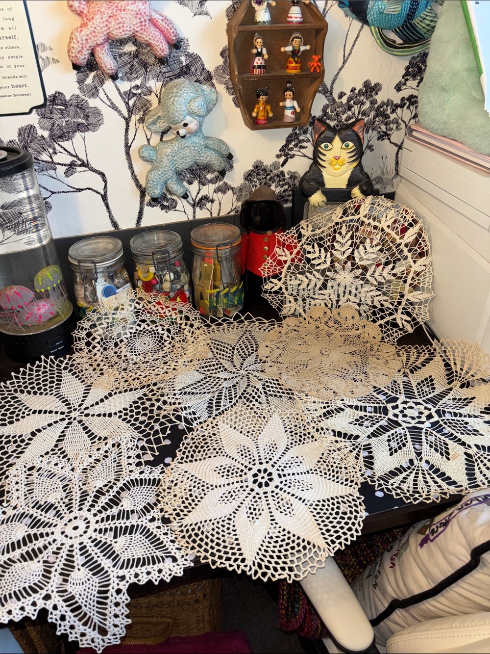 EUC VINTAGE collection of handmade, vintage-style crochet lace doilies